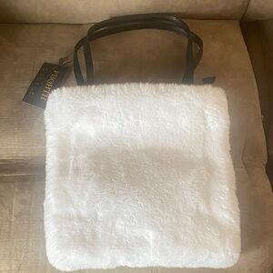 FHQHTH White Faux Fur Tote Bag NWT with black trim